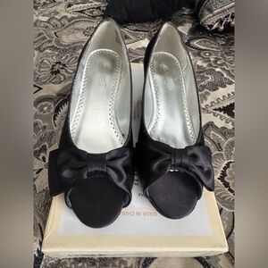 MichaelAngelo Jemma Dyed Black Peep-Toe Heels with Bow Girls Sz‎ 1
